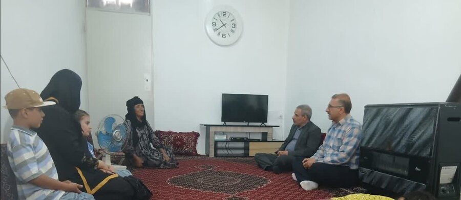 مدیرکل بهزیستی کردستان از خانواده‌های دارای معلولیت در دهگلان سرکشی کرد
