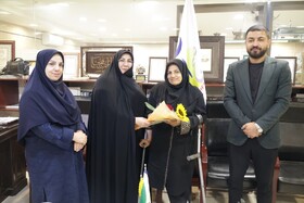 روایت توانمندی در هفته خبرنگار؛ تقدیر مدیرکل بهزیستی مازندران از خبرنگار توانمند دارای معلولیت آملی