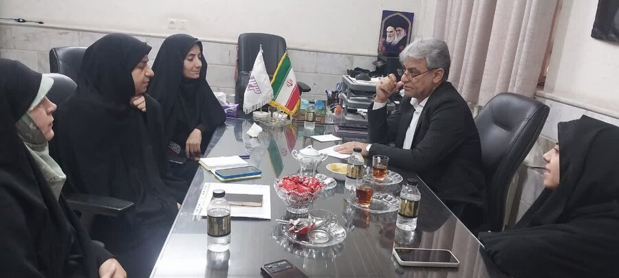بازدید مدیرکل بهزیستی قم از مرکز اورژانس اجتماعی