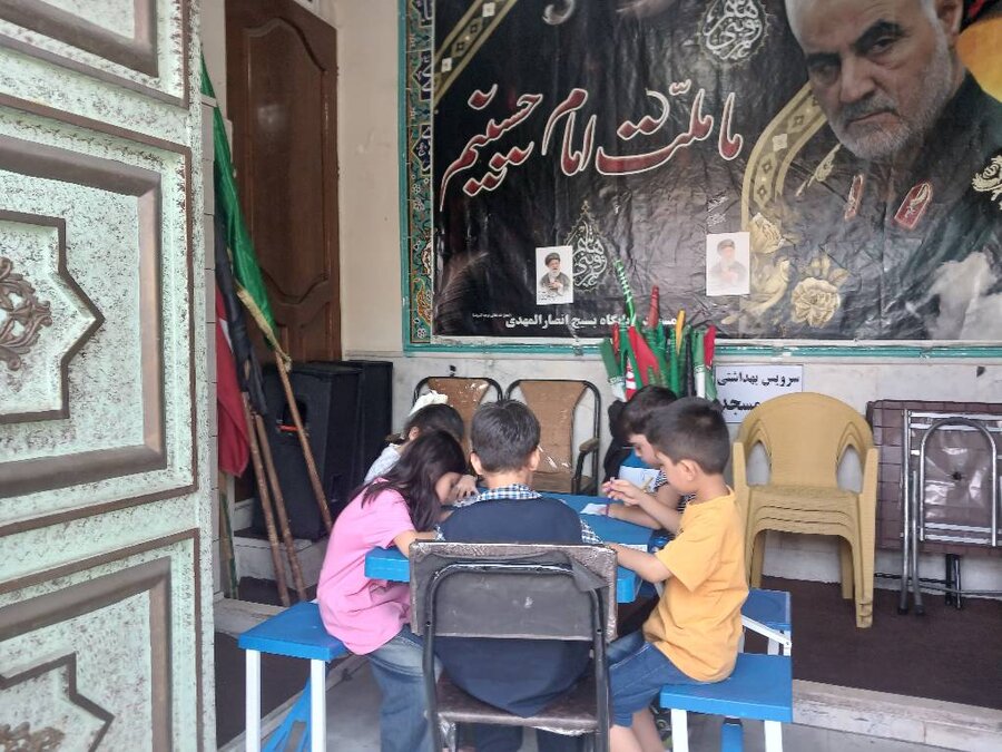 شمیرانات | عملیاتی شدن کتابخانه سیار در محله فرحزاد در طرح «سلام» بهزیستی
