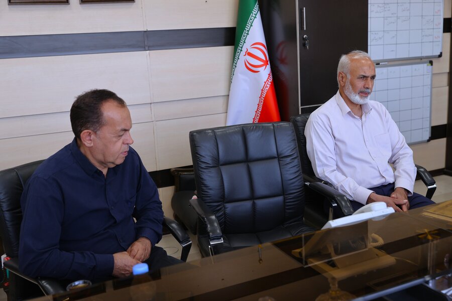 تقدیر از همکاران ایثارگر