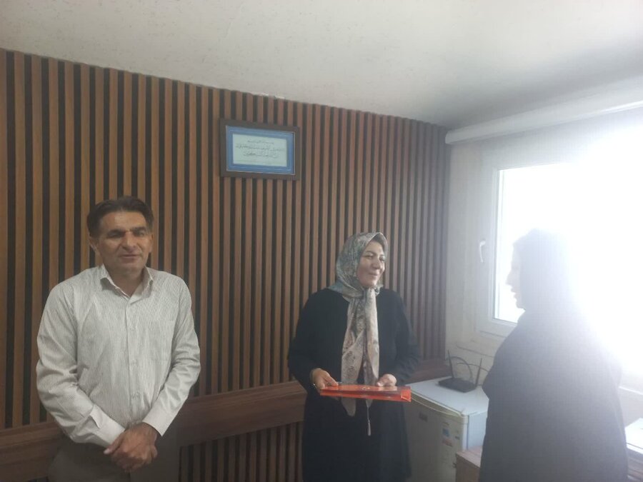 تقدیر از مدیران مؤسسات خیریه سنندج و دعوت به مشارکت در پویش «لبخند تندرستی»
