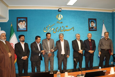 تجلیل از طلایه‌داران نیکوکاری؛ خیرین و فعالان مشارکت‌های مردمی بهزیستی استان مرکزی تقدیر شدند