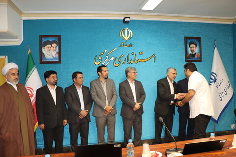 تجلیل از طلایه‌داران نیکوکاری؛ خیرین و فعالان مشارکت‌های مردمی بهزیستی استان مرکزی تقدیر شدند