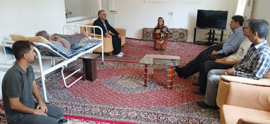 نماینده مجلس در جمع خانواده‌های افراد دارای معلولیت دهگلان حضور یافت
