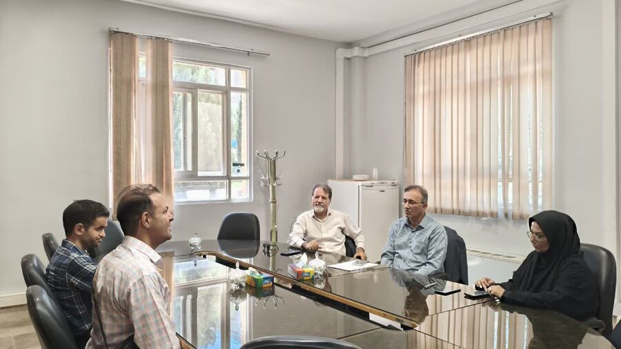 جلسه مدیرکل بهزیستی اصفهان با نمایندگان جامعه نابینایان برگزار شد