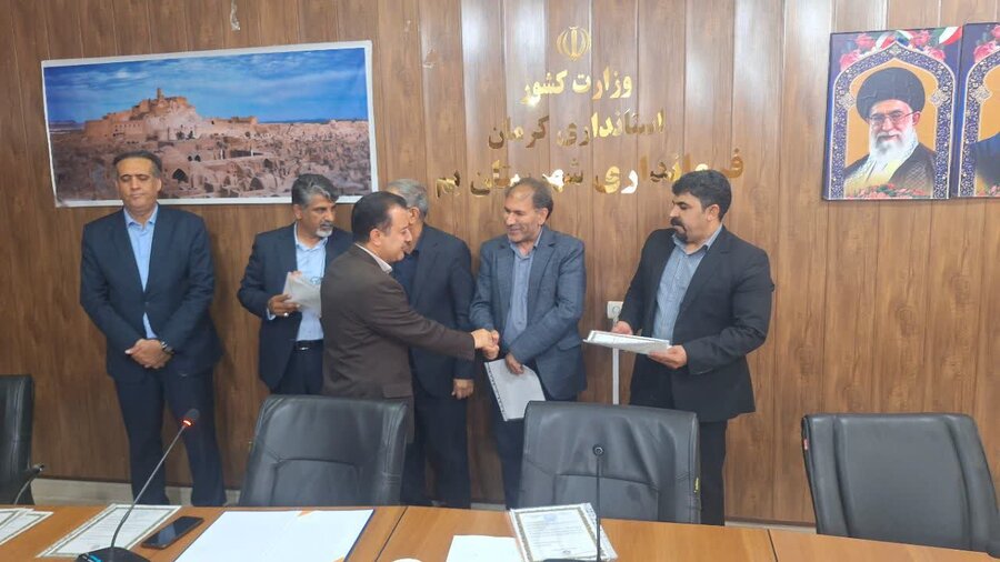 تقدیر از رئیس بهزیستی بم