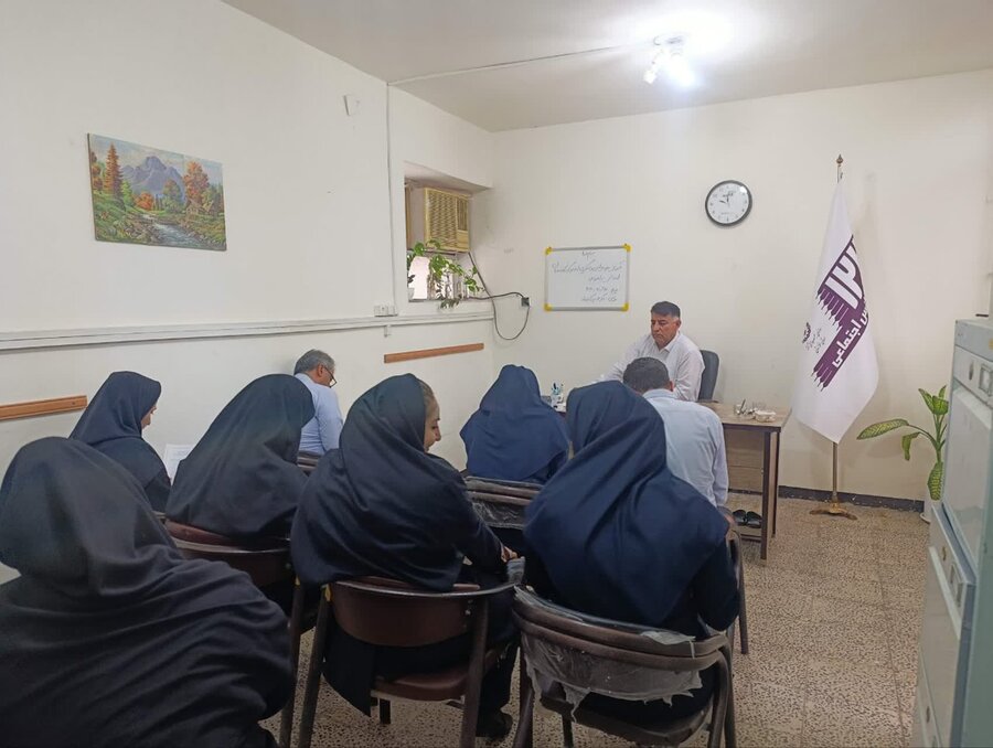 برگزاری کارگاه آموزشی خودمراقبتی و پیشگیری از فرسودگی شغلی ویژه کارشناسان اورژانس اجتماعی دزفول

