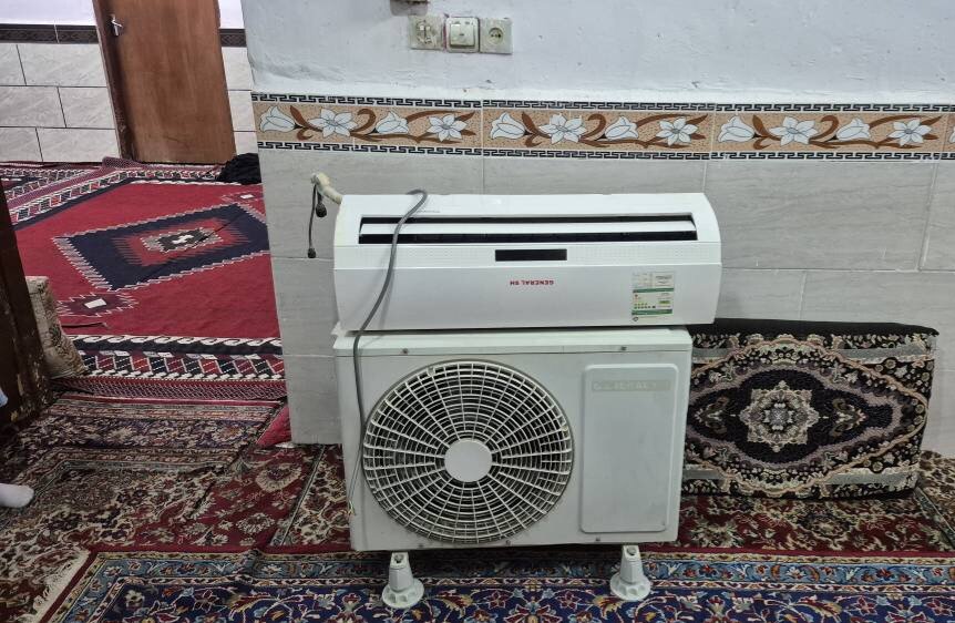 تأمین تجهیزات سرمایشی برای خانواده‌های نیازمند آبادان با حمایت خیرین

