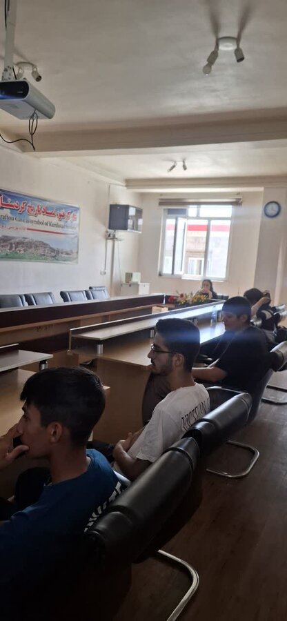 دومین نشست پارلمان دانش‌آموزی بهزیستی دیواندره برگزار شد
