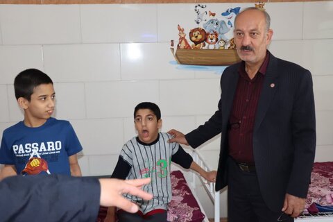 گزارش تصویری ا بازدید دکتر حسینی از مرکز نگهداری معلولان ذهنی و سالمندان چهارده معصوم (ع) آشتیان