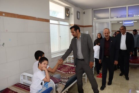 گزارش تصویری ا بازدید دکتر حسینی از مرکز نگهداری معلولان ذهنی و سالمندان چهارده معصوم (ع) آشتیان