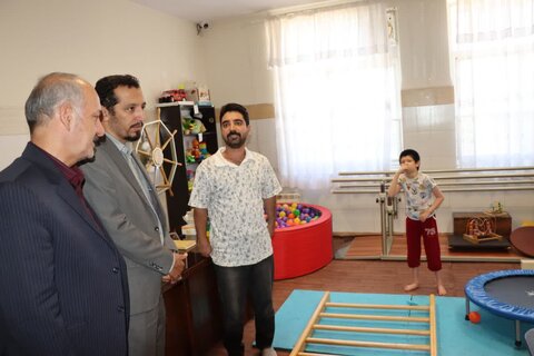 گزارش تصویری ا بازدید دکتر حسینی از مرکز نگهداری معلولان ذهنی و سالمندان چهارده معصوم (ع) آشتیان