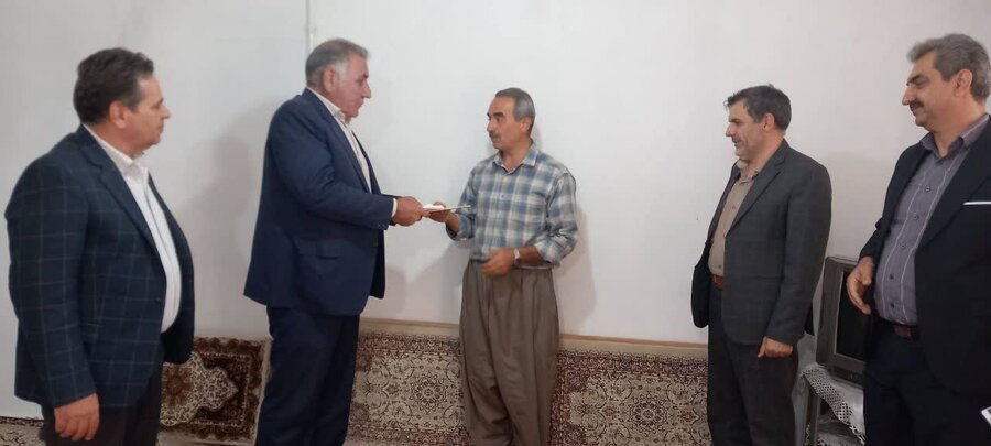 مسئولان بهزیستی کردستان از همکار آزاده بازنشسته سقز تجلیل کردند