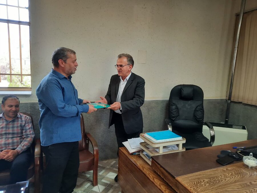 فریدن| تجلیل از همکار آزاده به مناسبت سالروز بازگشت آزادگان سرافراز