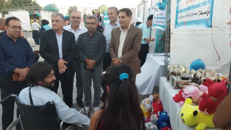 نمایشگاه دستاوردهای تشکلهای اجتماعی در سنندج برگزار شد