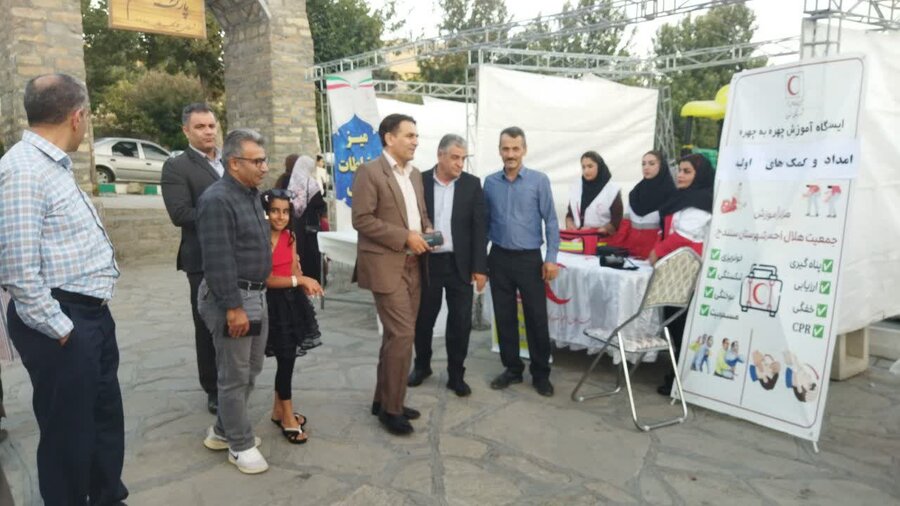 نمایشگاه دستاوردهای تشکل‌های اجتماعی در سنندج برگزار شد
