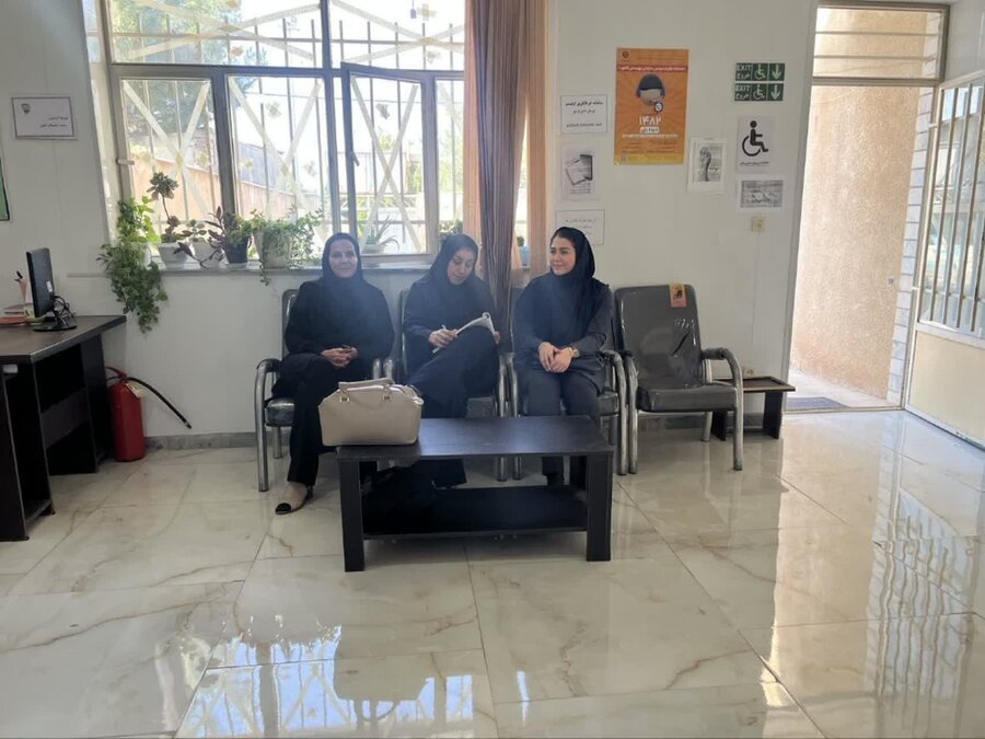 بازدید رئیس بهزیستی شهرستان تاکستان از پایگاه هنر