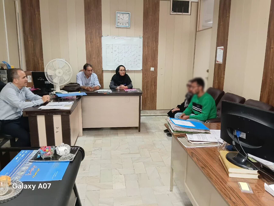برگزاری شورای معافیت سربازی با حضور پزشکان نظام وظیفه در بهزیستی همدان