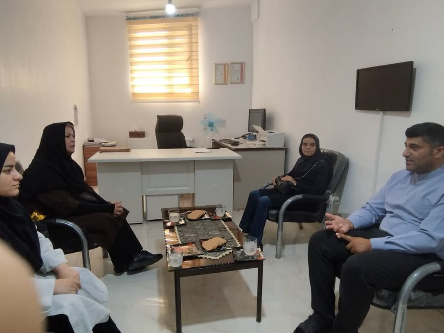 بررسی عملکرد مرکز مثبت زندگی و وضعیت خانواده‌های تحت پوشش در فامنین