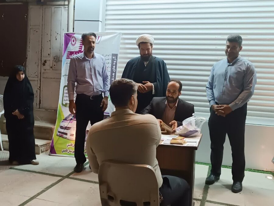 برپایی میز خدمت اورژانس اجتماعی بهزیستی در تجمعات شبانه فامنین
