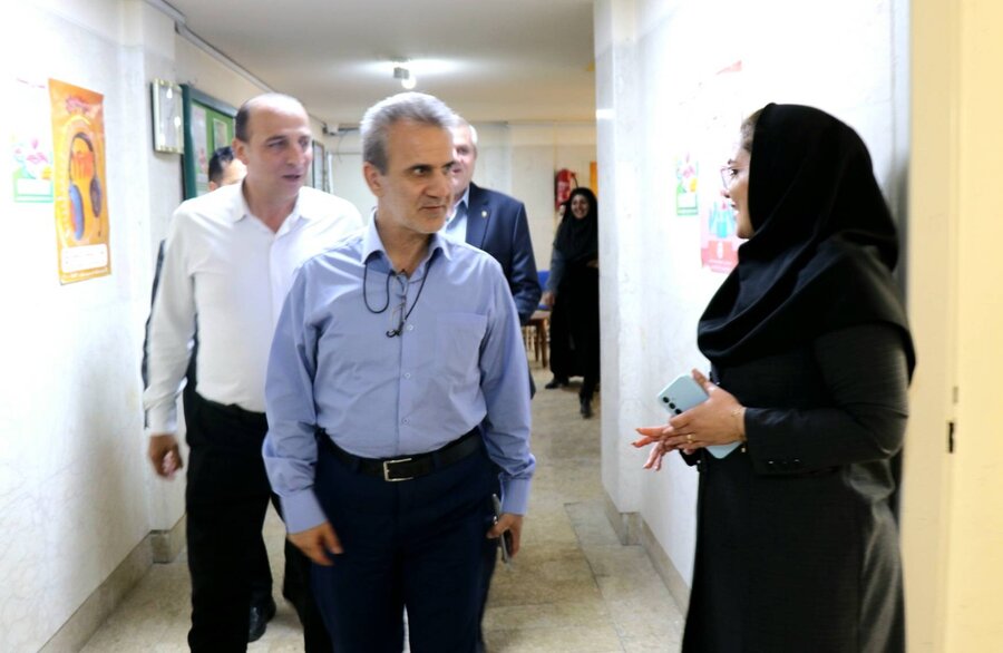 بازدید معاون سلامت اجتماعی بهزیستی کشور از مرکز مشاورۀ دولتی ۱۴۸۰ ارومیه