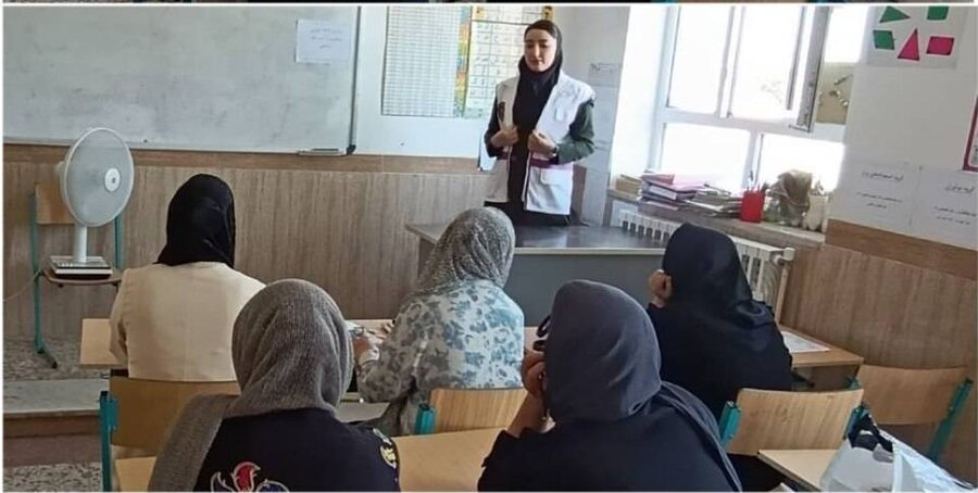 برگزاری کارگاه آموزشی پیشگیری از آسیب‌های اجتماعی برای بانوان در  روستای باش کهریز