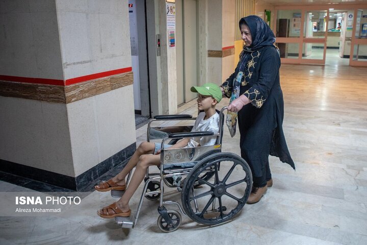 در رسانه /  ستاره‌دار کردن دفترچه سلامت ۱۲۰۰ بیمار سرطانی در دستور کار است