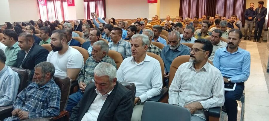 کارکنان بهزیستی قروه در یادواره شهدای اصناف و کارگری حضور یافت