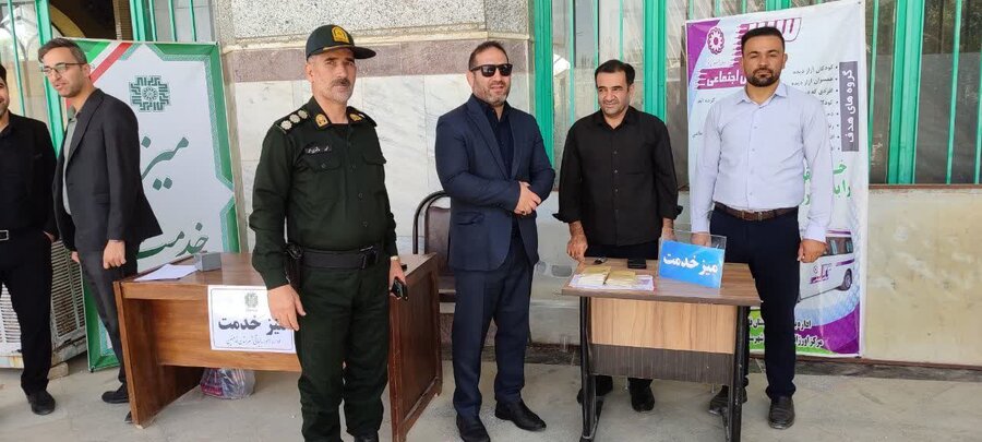 بازدید امام جمعه و مسئولان فامنین از میز خدمت اورژانس اجتماعی