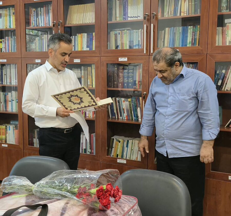 شهرتهران| تقدیر از آزاده مرکز شهید نواب صفوی به مناسبت سالروز ورود آزادگان به میهن اسلامی