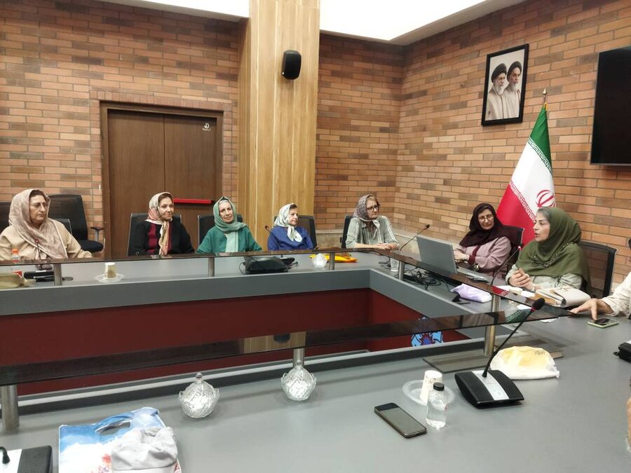 نشست های مهر و گفتگو 