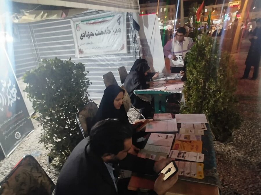 برپایی میز خدمت اداره بهزیستی شهرستان کرمان در حاشیه تجمع مردمی