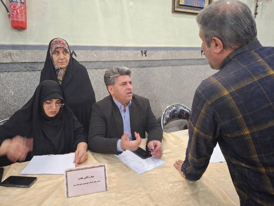 شهرری | میز خدمت هفته دولت؛ بهزیستی  پاسخگوی مطالبات مردم و جامعه هدف