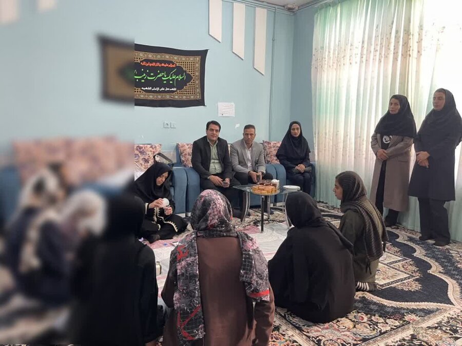 مهارت بازارپسند مهمان مرکز گلهای حضرت مریم شد؛ گامی به سوی استقلال اقتصادی