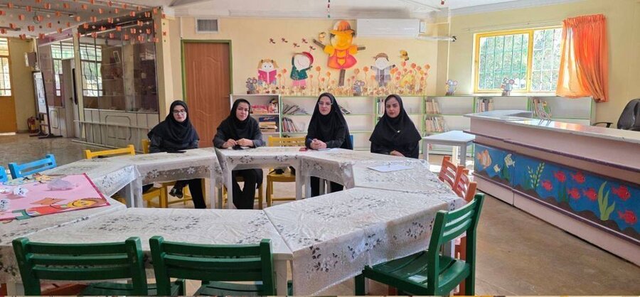 خرامه|برگزاری جلسه بامسئول کانون وپرورش فکری کودک ونوجوانان ومسئولین مراکزمثبت زندگی