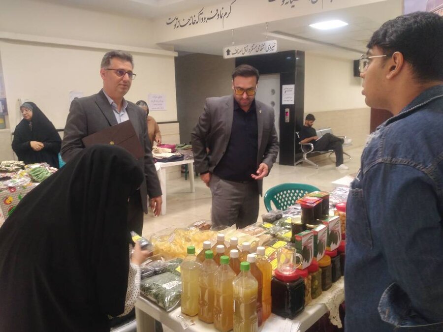 شیراز| روز پایانی بازارچه هفتگی آفرینش با تقدیر از مسئولان اتاق اصناف شیراز