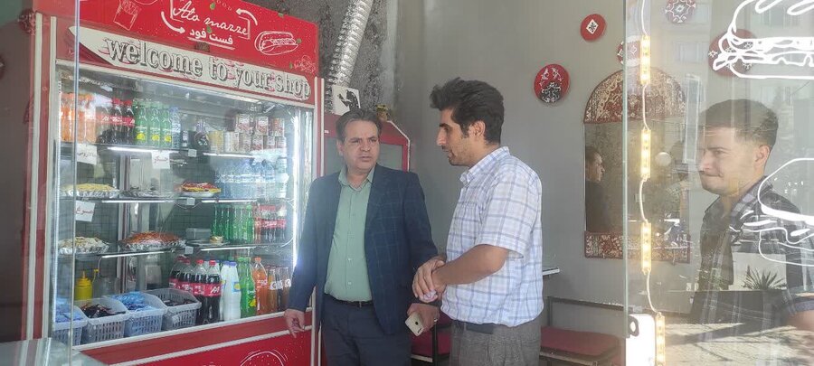 معاون توسعه کارآفرینی و اشتغال بهزیستی کردستان از طرح‌های اشتغال‌زایی مددجویان در بانه بازدید کرد