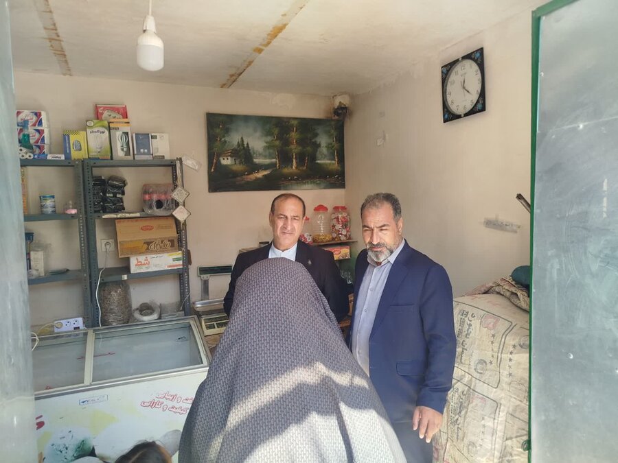 بازدید مدیرکل بهزیستی خراسان شمالی از منازل مددجویان چناران‌شهر/ توزیع ۳۰ سبد معیشتی میان خانواده‌های تحت حمایت
