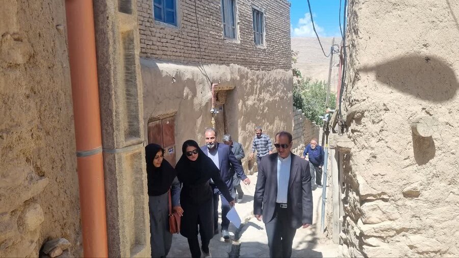 بازدید مدیرکل بهزیستی خراسان شمالی از منازل مددجویان چنارانشهر/ توزیع ۳۰ سبد معیشتی میان خانوادههای تحت حمایت