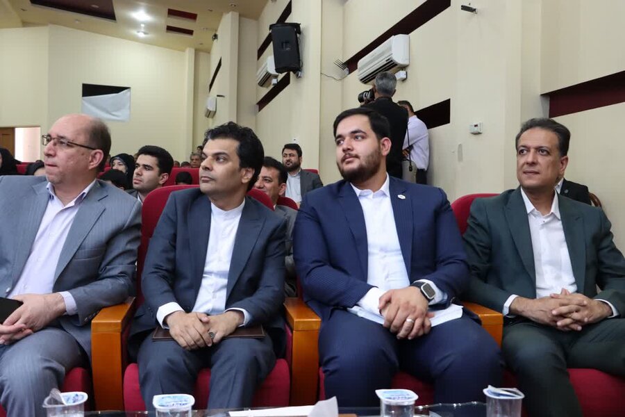 کسب نشان افتخار توسط مجمع خیرین میعاد بافق 