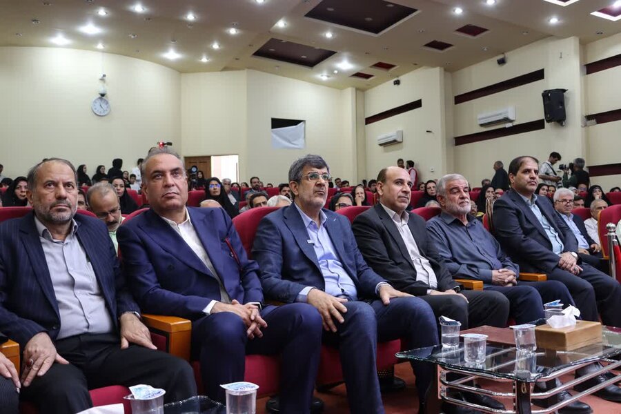 کسب نشان افتخار توسط مجمع خیرین میعاد بافق 