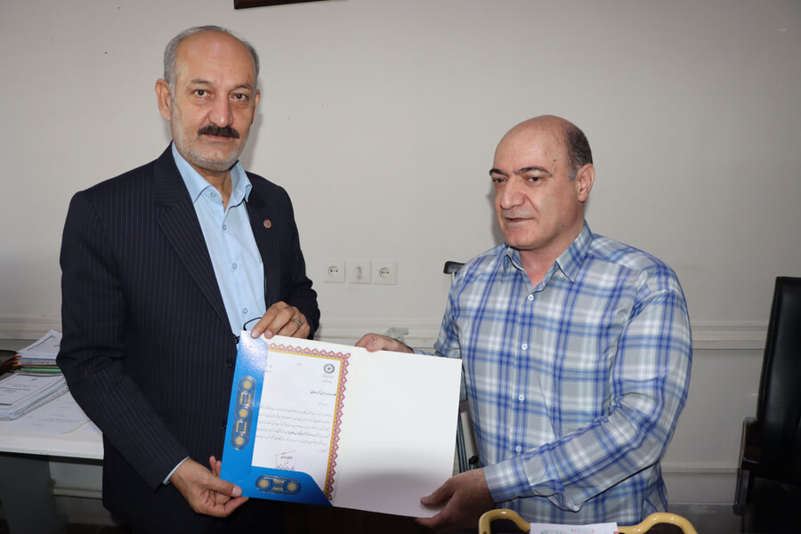 همزمان با روز پزشک؛ از پزشک همکار بهزیستی استان مرکزی تجلیل شد

