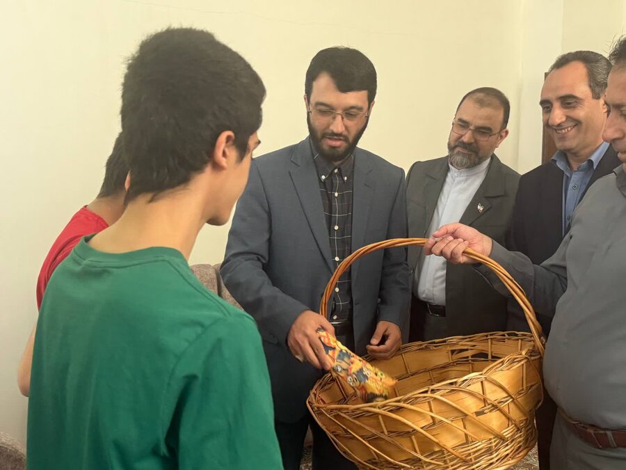 بازدید سجاد سنگسری مشاور وزیر و رئیس مرکز بازرسی، ارزیابی عملکرد و ارتباطات مردمی وزارت تعاون، کار و رفاه اجتماعی از مرکز فرزندان آسمانی یزد