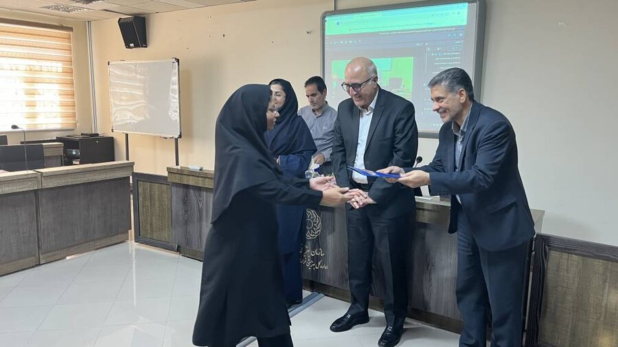  حضور دکتر گازرانی مدیرکل بهزیستی استان خراسان جنوبی در نشست تخصصی کارشناسان ستادی و شهرستانی حوزه سلامت اجتماعی با معاون این حوزه و تقدیر از کارشناس 