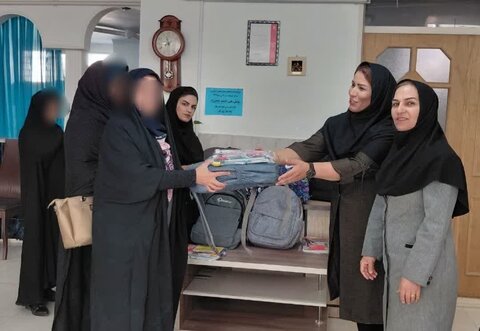 پویش «همه حاضر» در بهار؛ کیف و لوازم‌التحریر به دانش‌آموزان تحت پوشش رسید