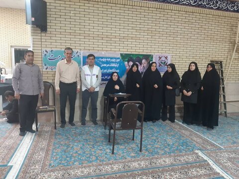تقدیر امام جمعه ایوان از مدیر کل و خدمات بهزیستی/ پاسخگویی بهزیستی در میز ارتباطات مردمی