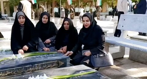 به مناسبت هفته دفاع مقدس؛ تجدید میثاق کارکنان بهزیستی نهاوند با شهدا