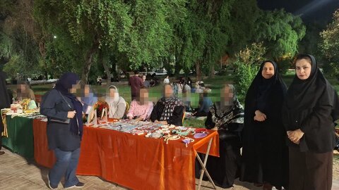 برپایی نمایشگاه صنایع دستی بانوان ناشنوا در پارک ملت دزفول