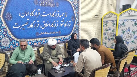 برپایی میز خدمت بهزیستی ایذه همزمان با هفته نیروی انتظامی